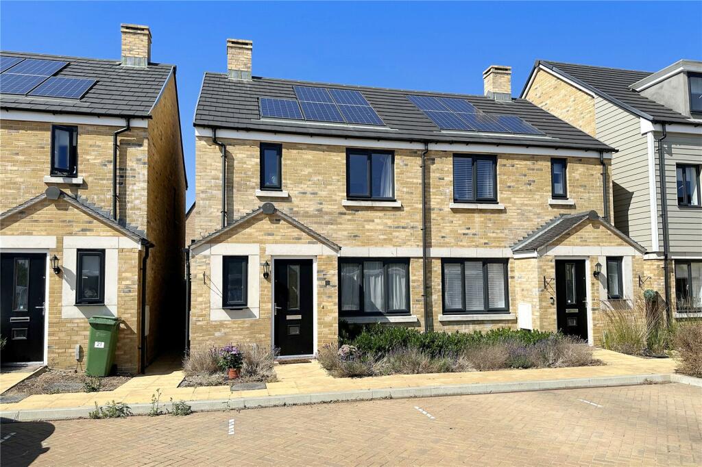 3 bedroom semidetached house for sale in Kenney Drive, Littlehampton