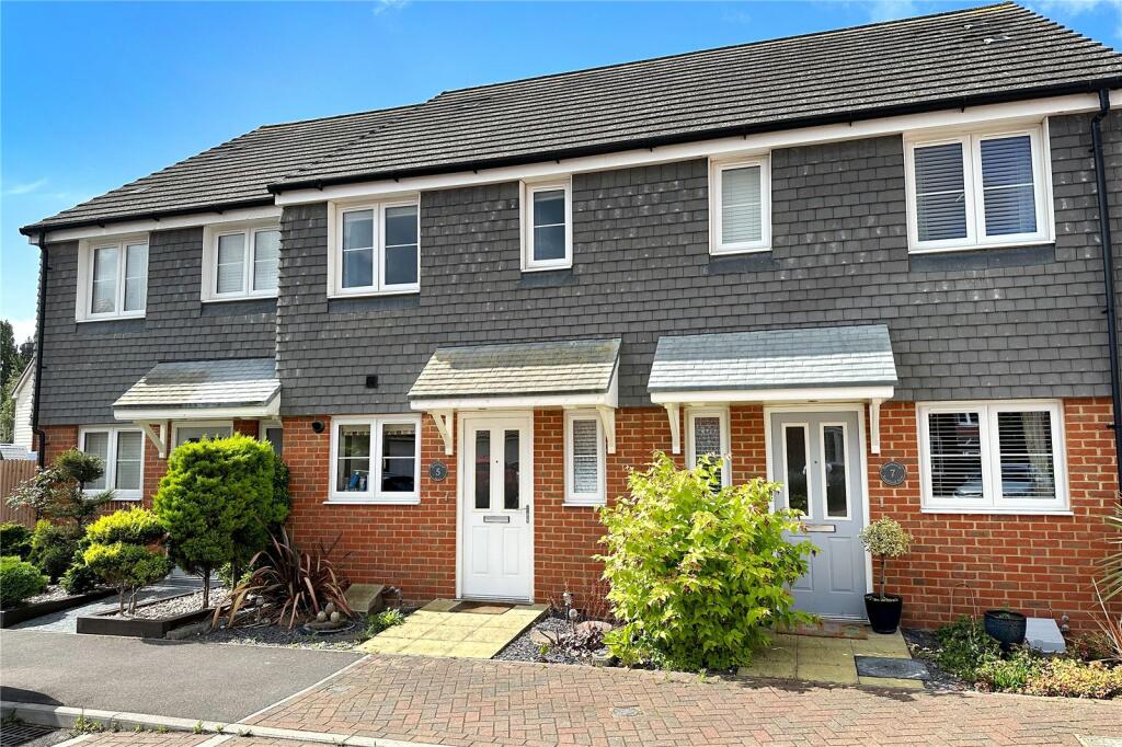 2 bedroom terraced house for sale in Stanford Acre, Littlehampton, West