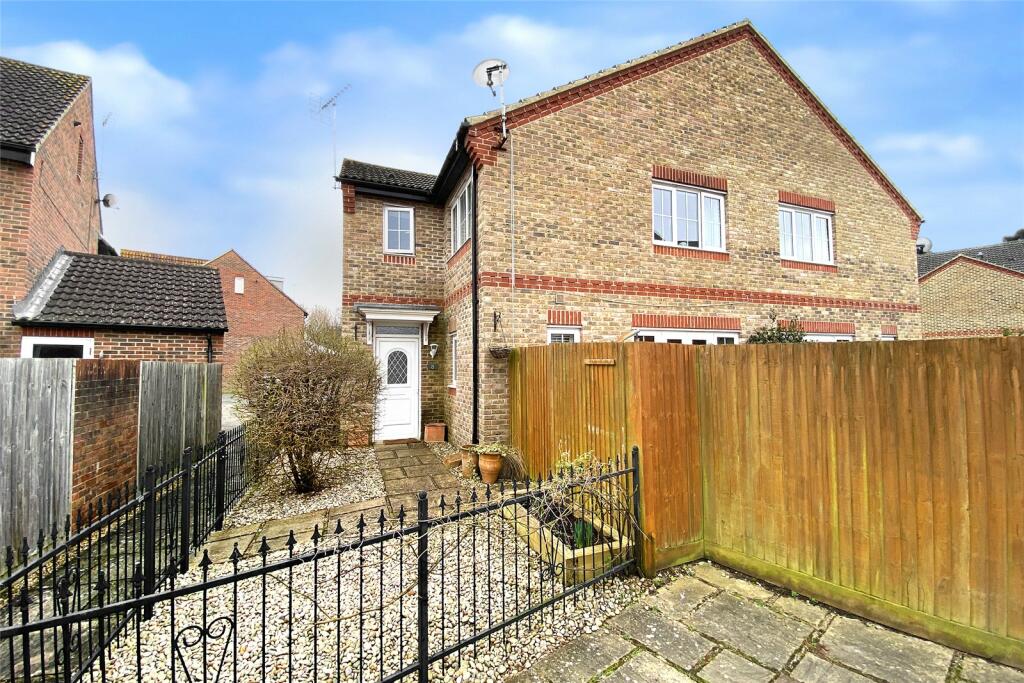 2 bedroom end of terrace house for sale in Watersmead Drive, Littlehampton, West Sussex, BN17