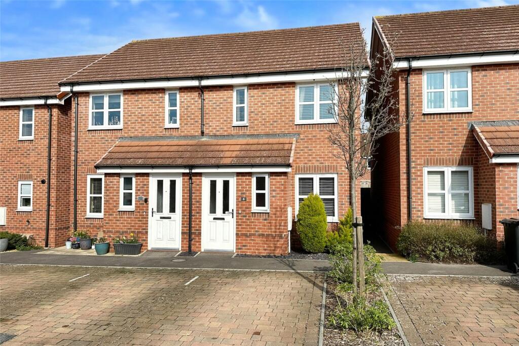 2 bedroom semidetached house for sale in Matheson Place, Littlehampton