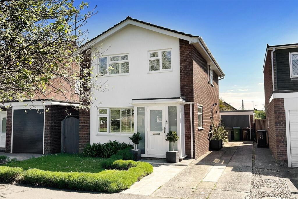 4 bedroom detached house for sale in White Horses Way, Littlehampton