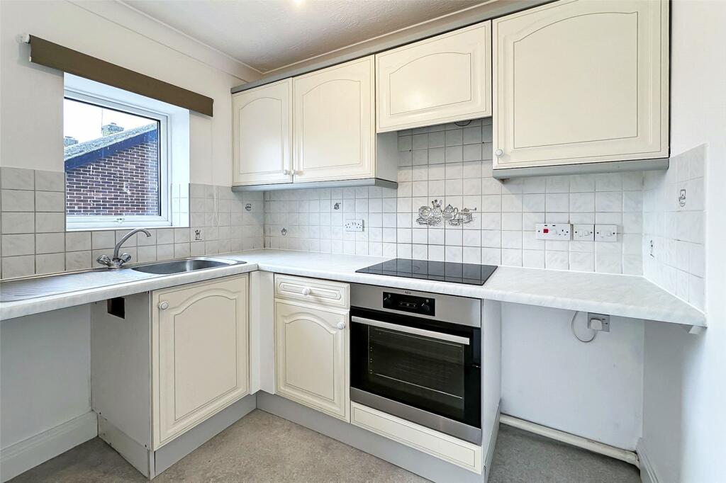 Additional property image - The Pines, 34 Sussex Street, Littlehampton, West Sussex