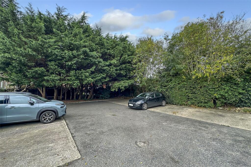 Additional property image - The Pines, 34 Sussex Street, Littlehampton, West Sussex