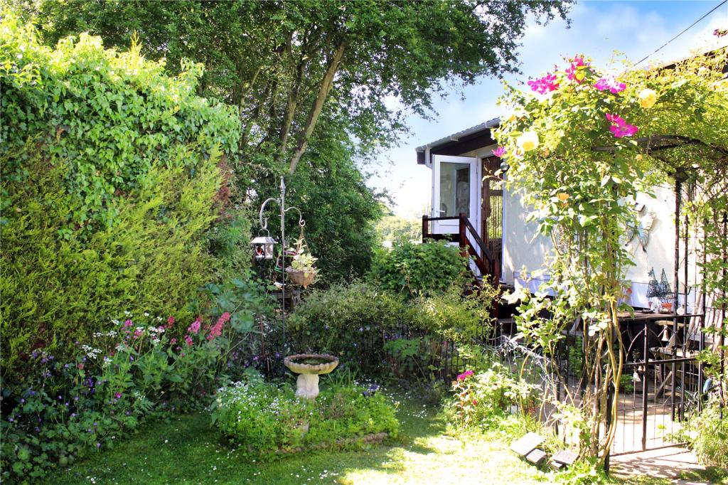 2 bedroom detached house for sale in Harbour View Park, Rope Walk