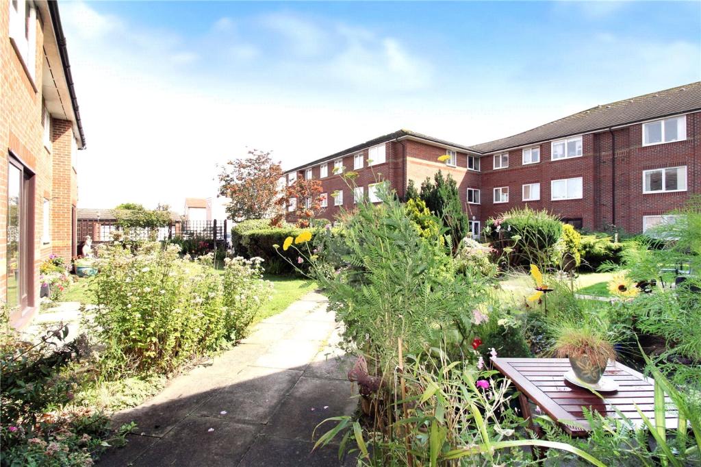1 bedroom apartment for sale in St Catherines Court, St Catherines Court, Littlehampton, BN17