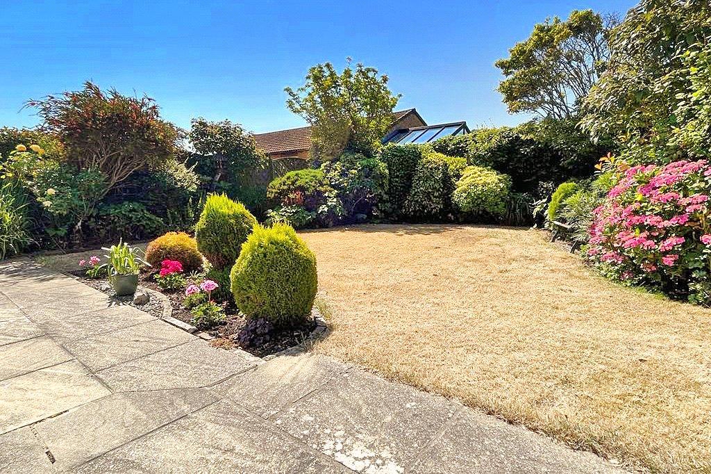 2 Bedroom Bungalow For Sale In The Framptons East Preston West Sussex Bn16