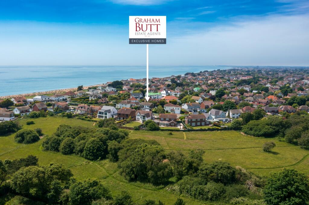 3 bedroom detached house for sale in Golden Avenue, East Preston, West