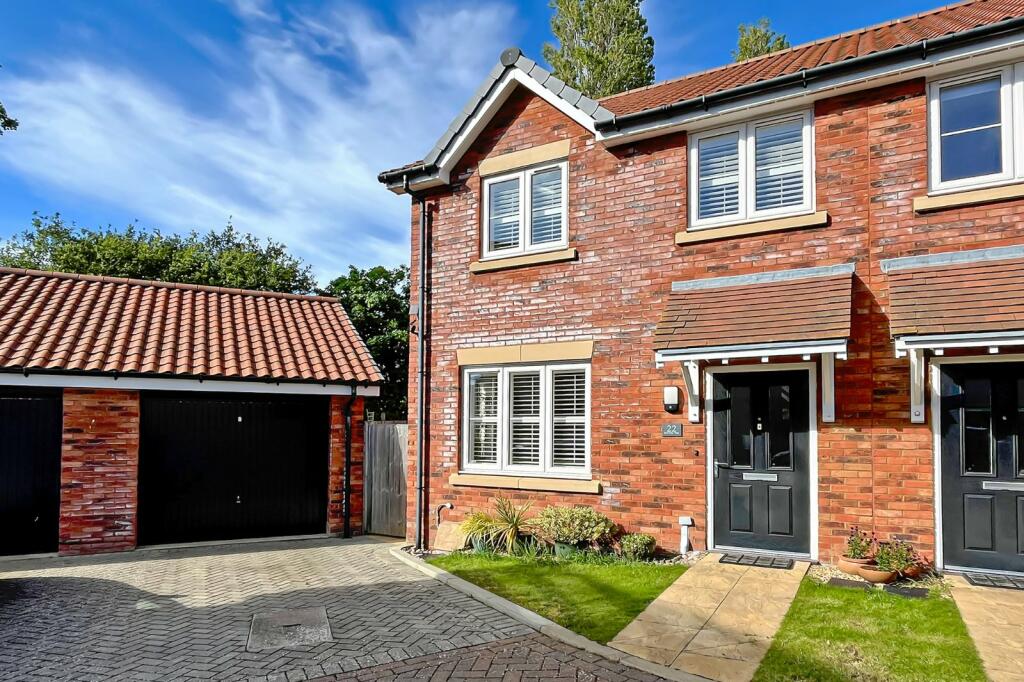 3 bedroom semidetached house for sale in Red Kite Way, GoringbySea