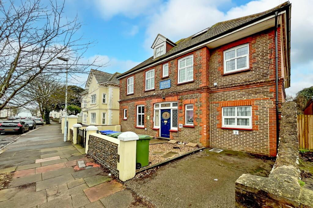 Studio apartment for sale in Selden Road, Worthing, West Sussex, BN11
