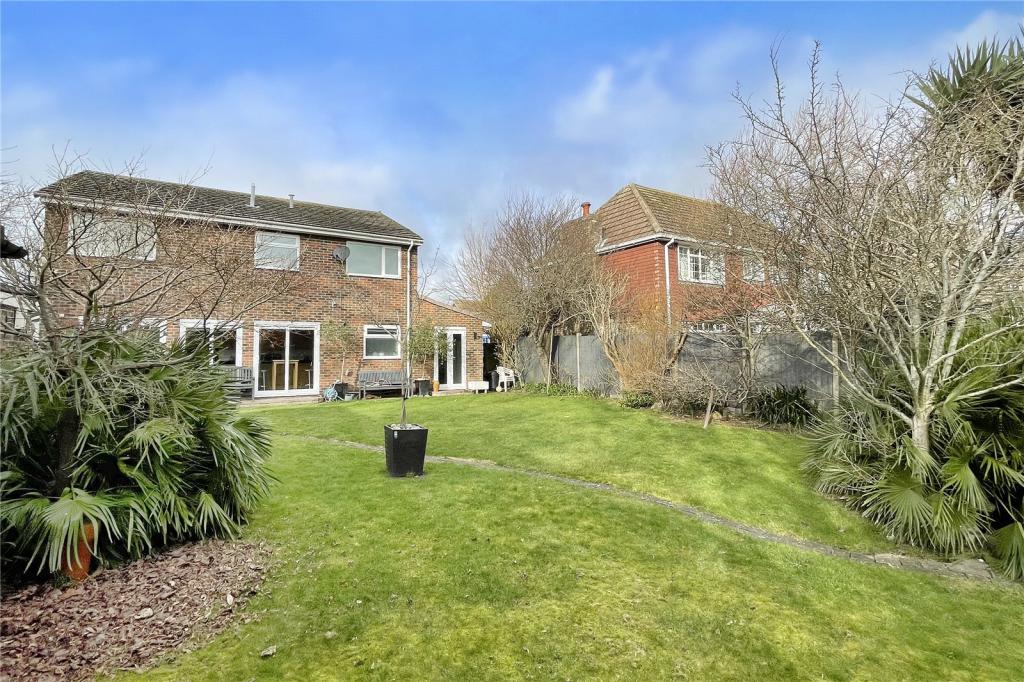 5 bedroom detached house for sale in Tideway, Littlehampton, West