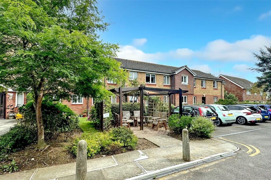 2 bedroom apartment for sale in Silverwood Court, Wakehurst Place, Rustington, Littlehampton, BN16
