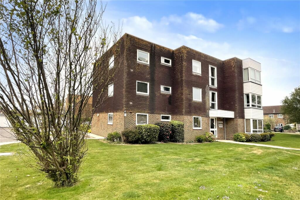 3 bedroom apartment for sale in Woodlands Avenue, Rustington