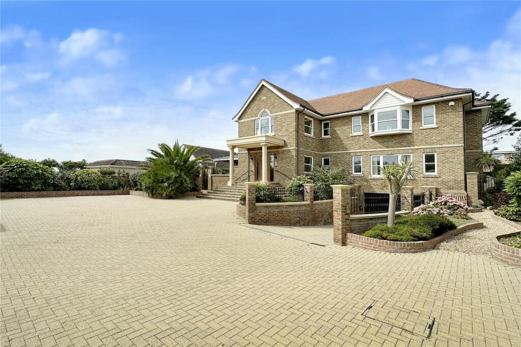 2 bedroom apartment for sale in Sea Avenue, Rustington, Littlehampton