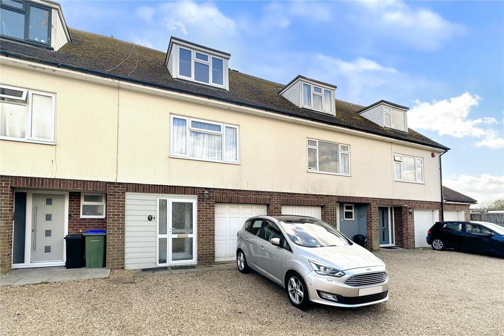 3 bedroom terraced house for sale in Rawson Villas, Jubilee Avenue