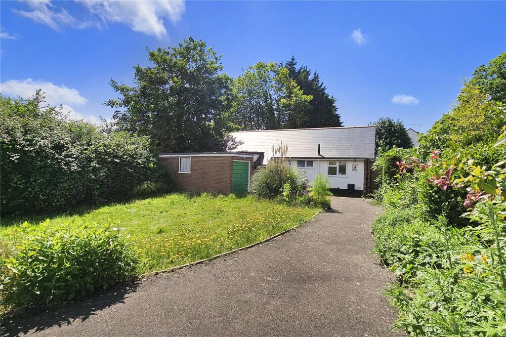 2 bedroom bungalow for sale in The Grangeway, Rustington, Littlehampton