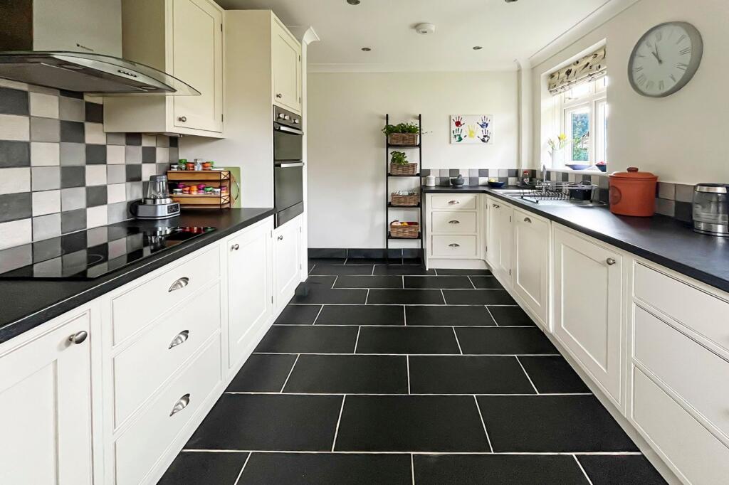 Additional property image - Sea Lane Gardens, Ferring, Worthing, West Sussex