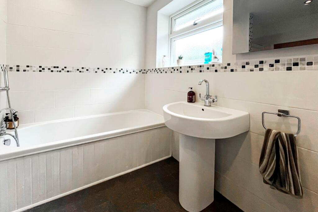 Additional property image - Sea Lane Gardens, Ferring, Worthing, West Sussex