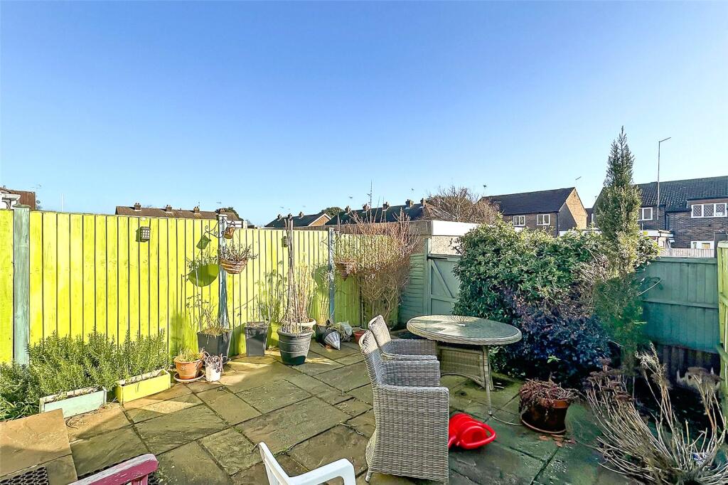 Additional property image - Dinsdale Gardens, Rustington, Littlehampton, West Sussex