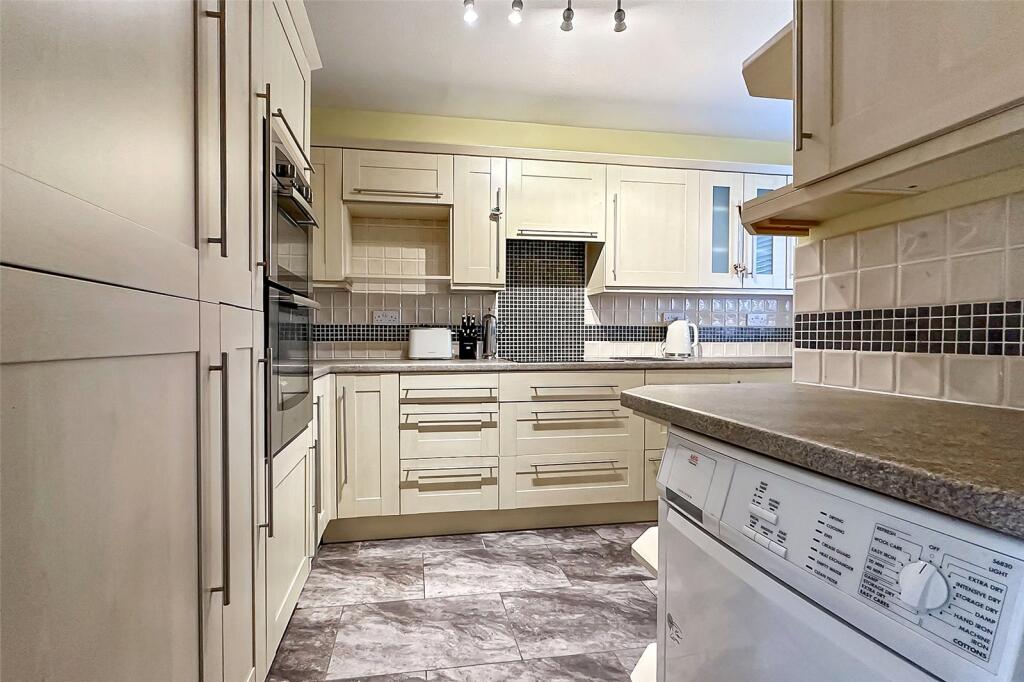 Additional property image - Dinsdale Gardens, Rustington, Littlehampton, West Sussex