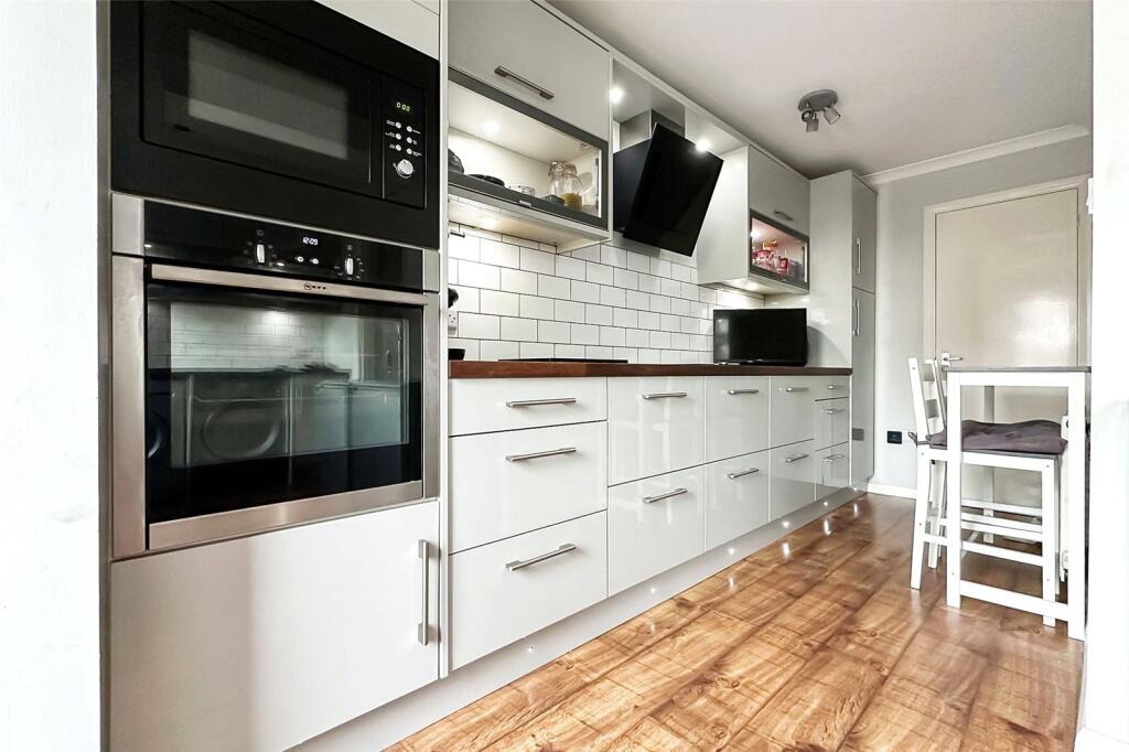 Additional property image - Hide Gardens, Rustington, Littlehampton, West Sussex