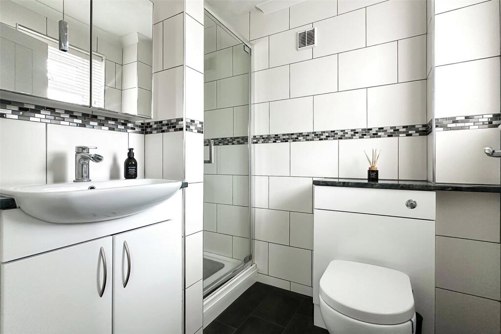 Additional property image - Hide Gardens, Rustington, Littlehampton, West Sussex