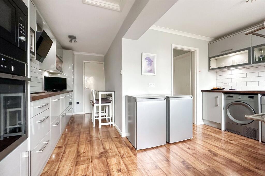 Additional property image - Hide Gardens, Rustington, Littlehampton, West Sussex