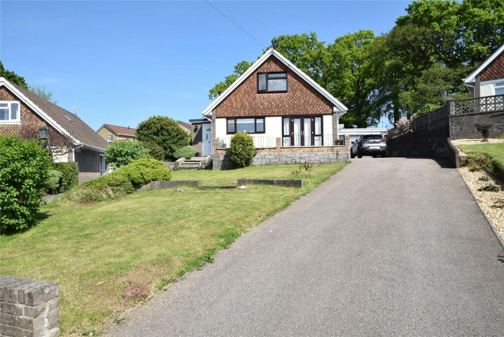 4 bedroom bungalow for sale in Laburnum Drive, New Inn, Pontypool