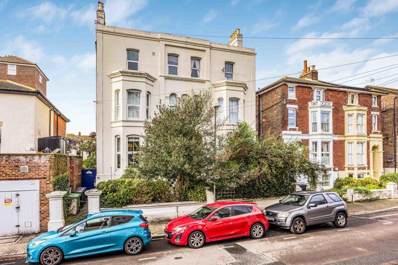 2 bedroom apartment for sale in Elphinstone Road, Southsea, PO5