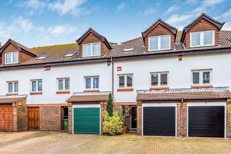 4 bedroom town house for sale in Broad Street, Old Portsmouth, PO1