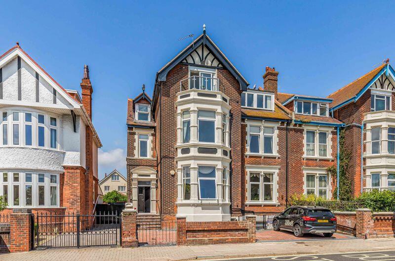 3 bedroom flat for sale in St. Helens Parade, Southsea, PO4