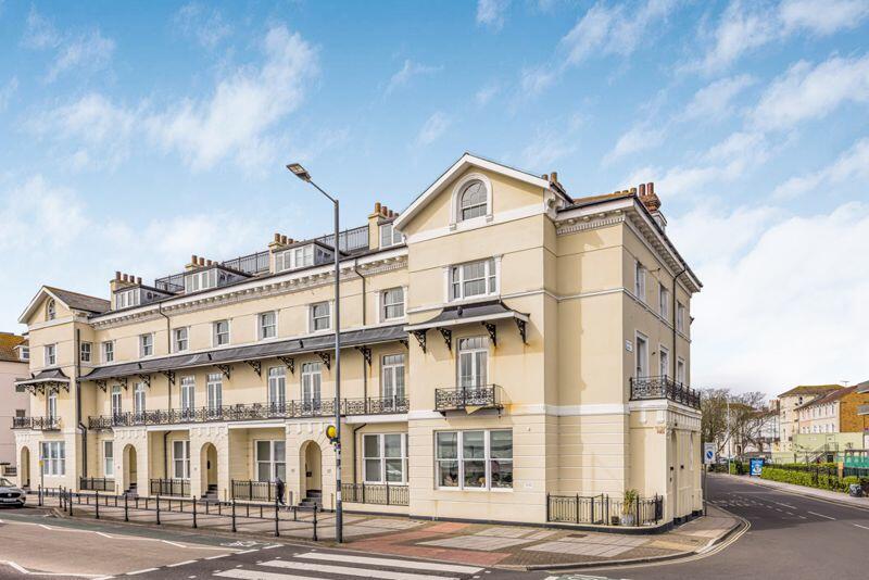 2 bedroom flat for sale in South Parade, Southsea, PO4