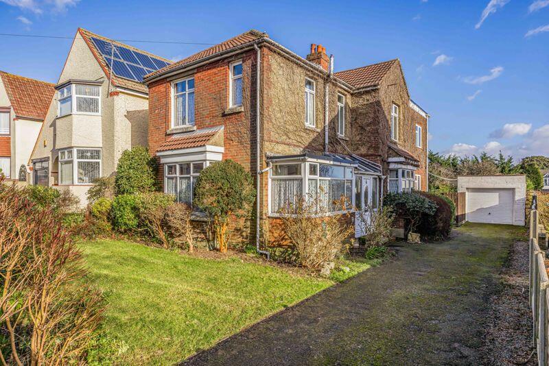 4 bedroom detached house for sale in Penrhyn Avenue, Portsmouth, PO6