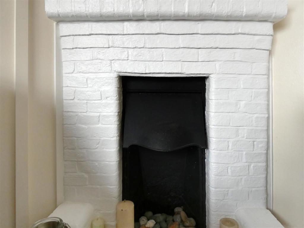 2 bedroom semidetached bungalow for sale in Rose Avenue, MiddletonOn