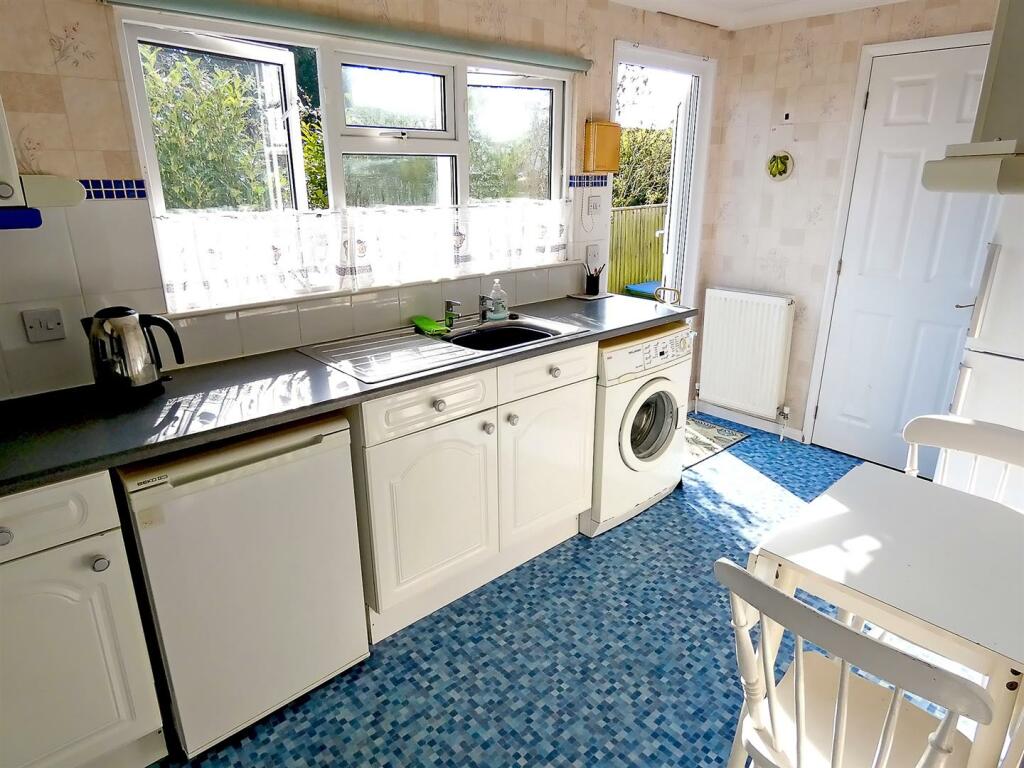 2 bedroom mobile home for sale in Shripney Road, Bognor Regis, PO22