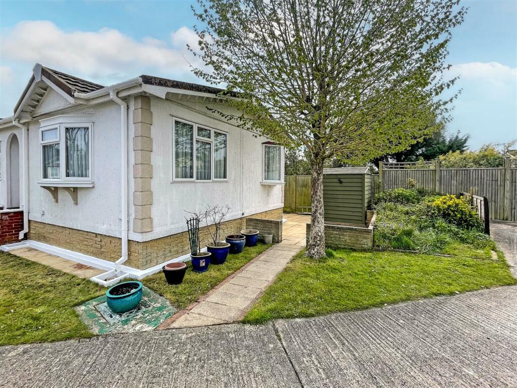 2 bedroom mobile home for sale in Shripney Road, Bognor Regis, PO22