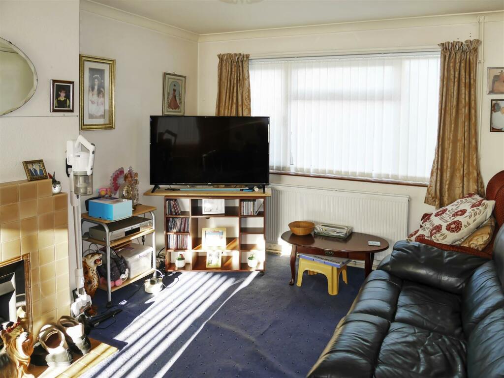 Additional property image - Belloc Road, Wick, Littlehampton