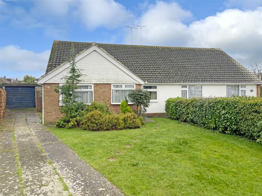 2 bedroom semidetached bungalow for sale in Highdown Drive, Wick, Littlehampton, BN17