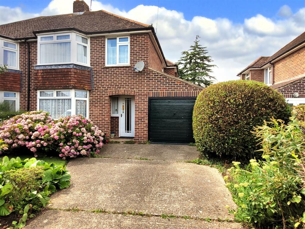 3 bedroom semidetached house for sale in Park Drive, Yapton, Arundel, BN18