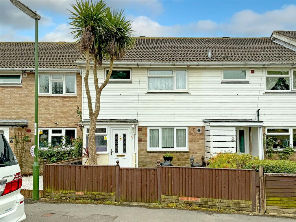 3 bedroom terraced house for sale in Blenheim Road, Yapton, Arundel, BN18