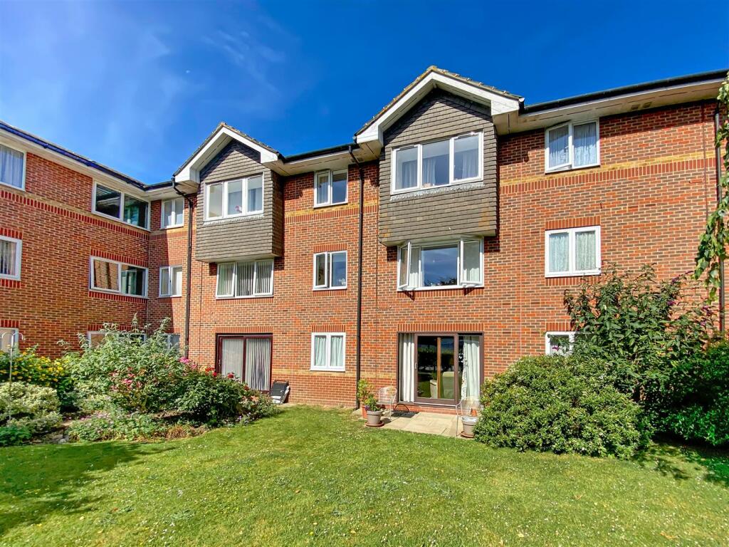 1 bedroom apartment for sale in St Catherines Court, Irvine Road