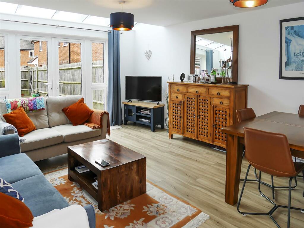 Additional property image - Blackbourne Chase, Littlehampton, West Sussex.