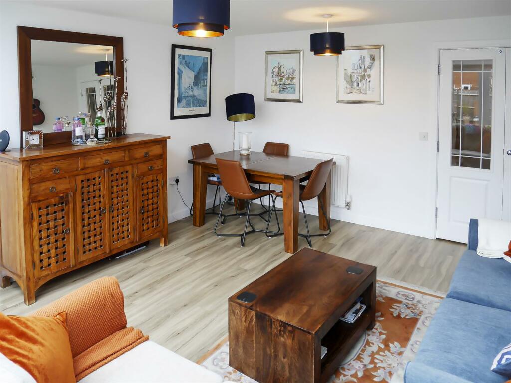Additional property image - Blackbourne Chase, Littlehampton, West Sussex.