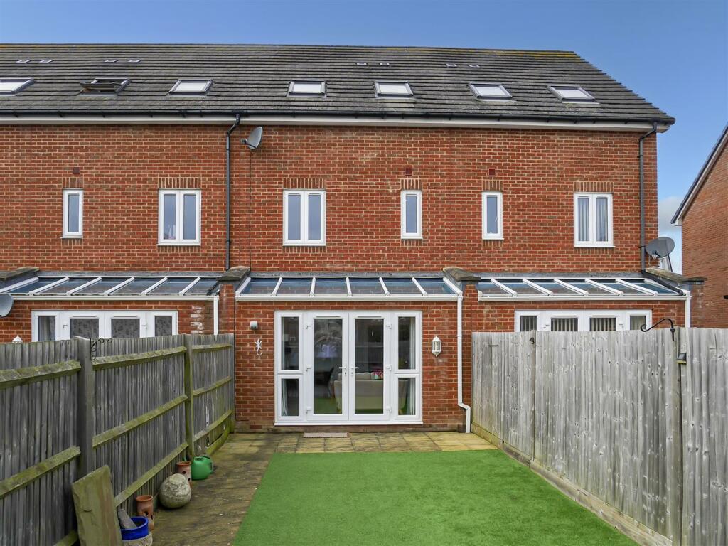 Additional property image - Blackbourne Chase, Littlehampton, West Sussex.