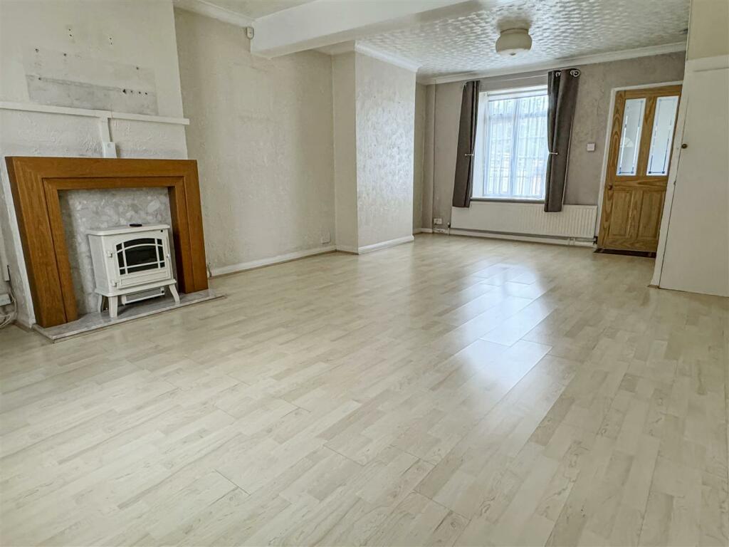Additional property image - Beaconsfield Road, Littlehampton