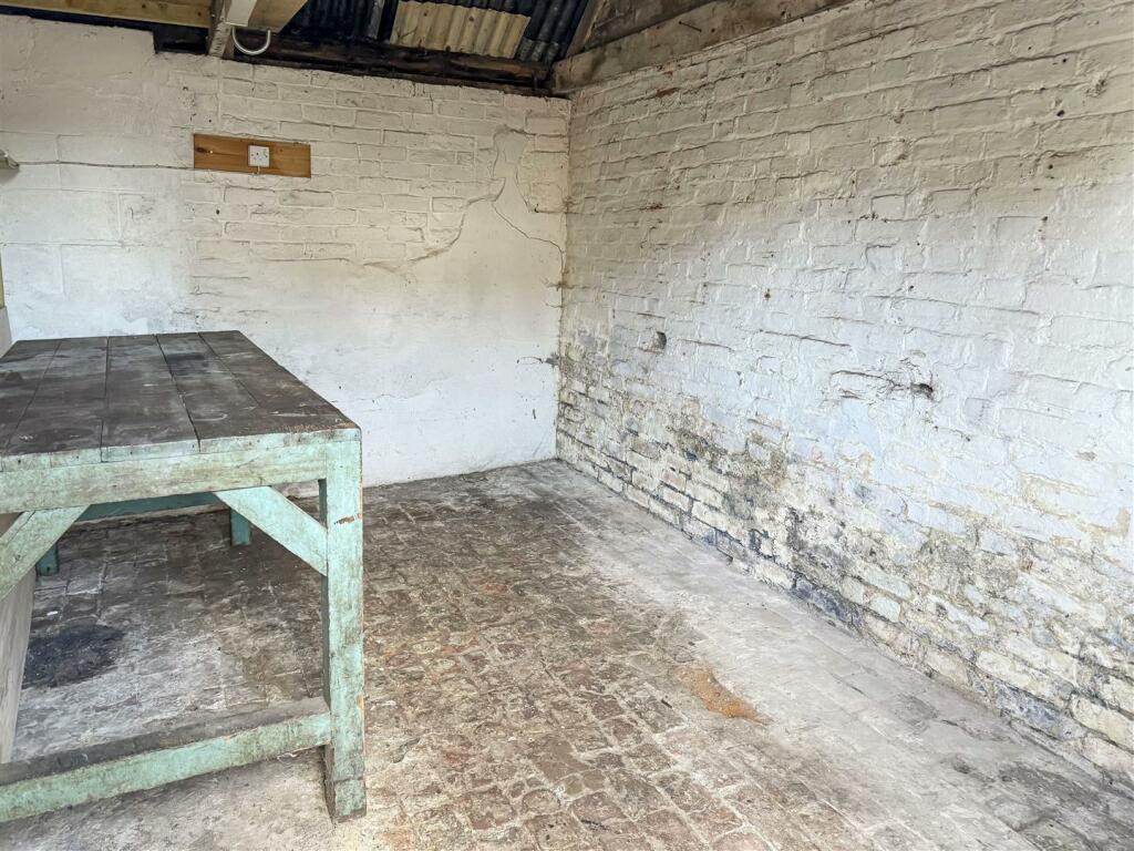 Additional property image - Beaconsfield Road, Littlehampton