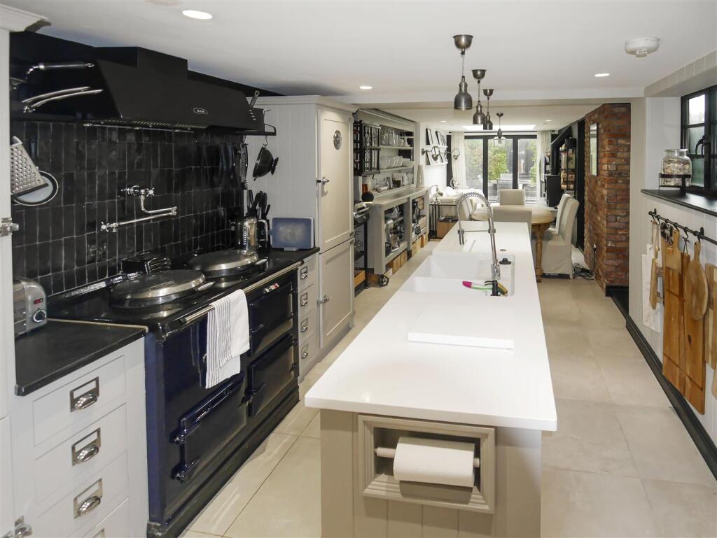 Additional property image - Pier Road, Littlehampton