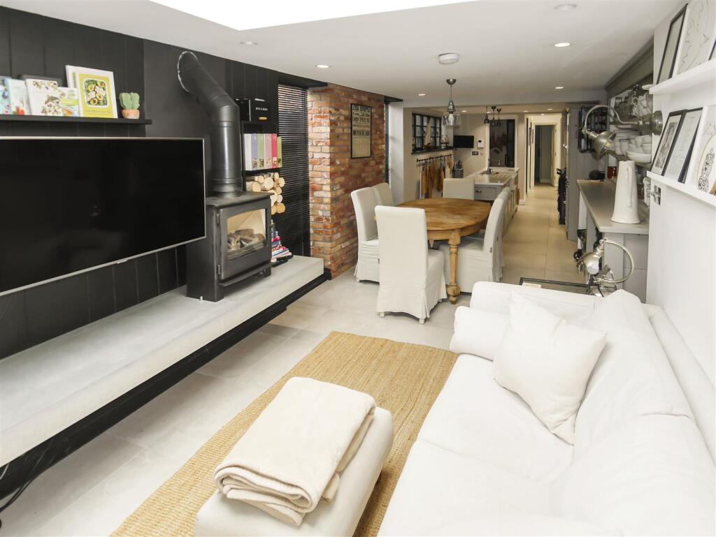 Additional property image - Pier Road, Littlehampton