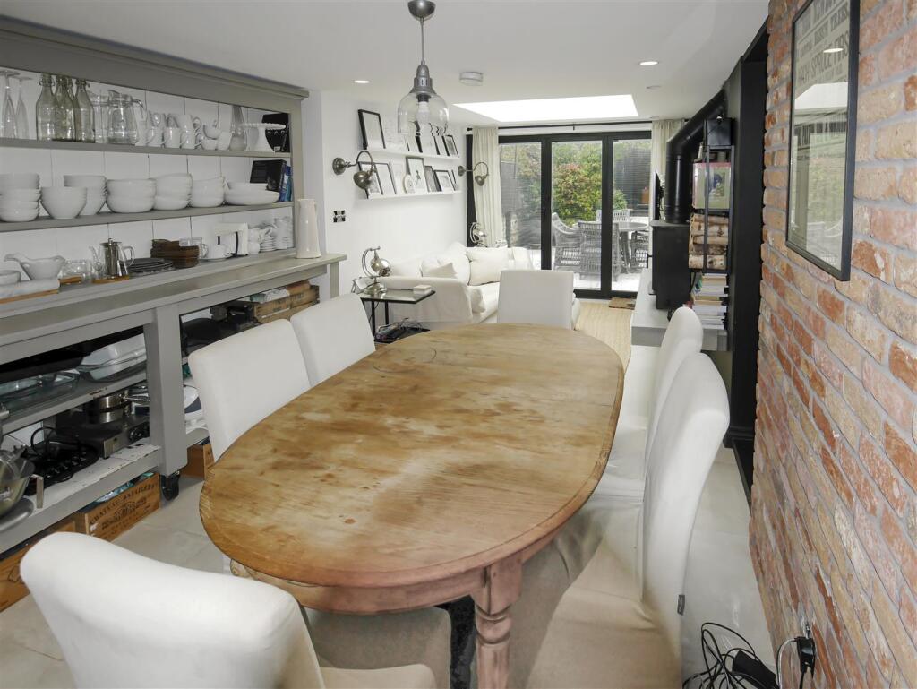 Additional property image - Pier Road, Littlehampton