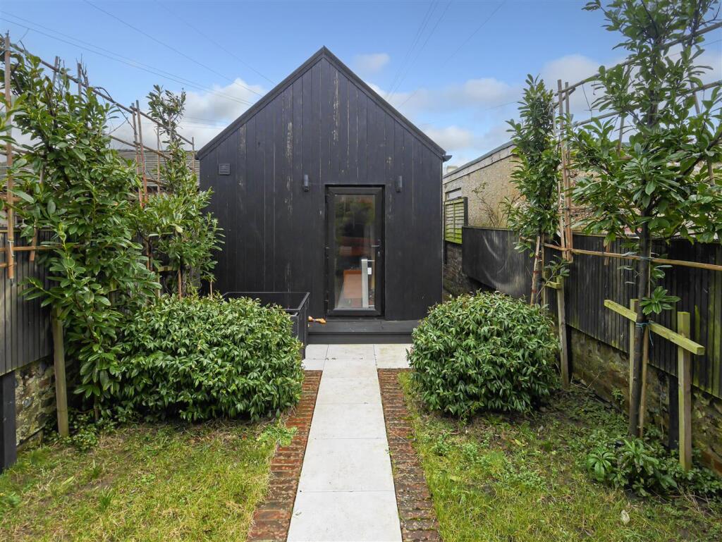 Additional property image - Pier Road, Littlehampton