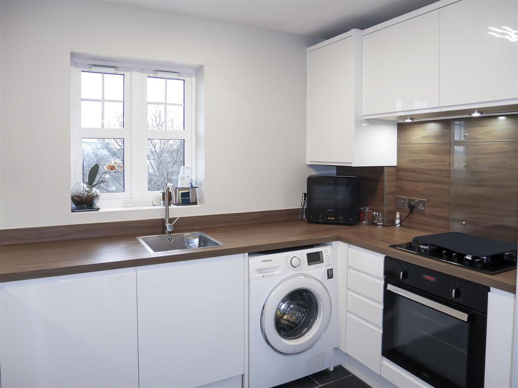 Additional property image - Butts Mead, Wick, Littlehampton